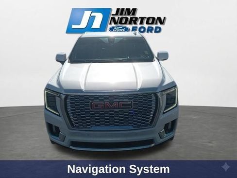 Used 2022 GMC Yukon XL Denali AWD/4WD image 3