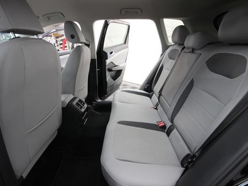 Used 2024 Volkswagen Taos SE AWD/4WD image 25