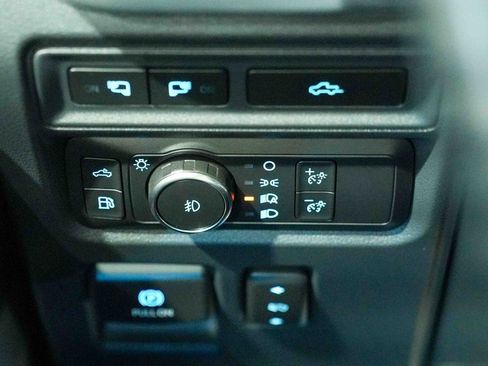 Used 2022 Ford F150 Lariat w/ Equipment Group 502A High image 29