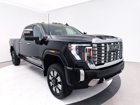 Used 2024 GMC Sierra 2500 Denali w/ Denali Reserve Package AWD/4WD image 15