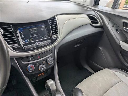 Used 2019 Chevrolet Trax LT w/ Driver Confidence Package FWD image 13