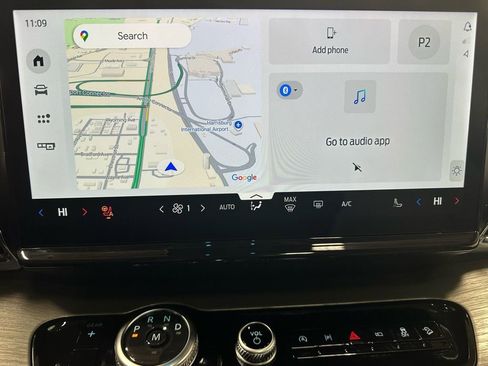 Used 2025 Ford Expedition Platinum image 25