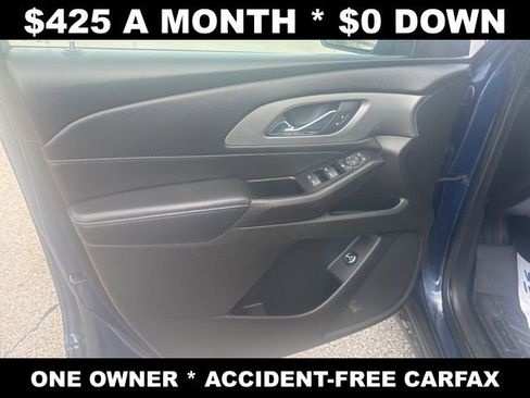 Used 2023 Chevrolet Traverse LT image 10