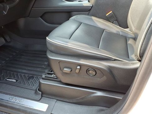 Used 2024 GMC Yukon SLT AWD/4WD image 20
