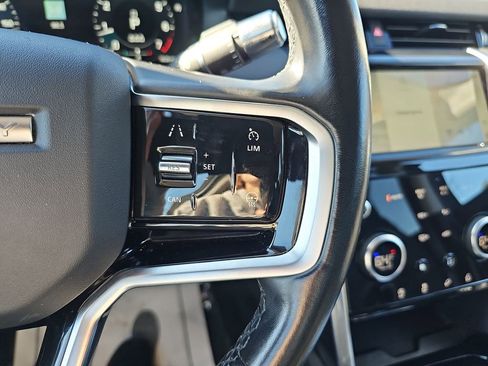 Used 2022 Land Rover Discovery Sport SE image 23