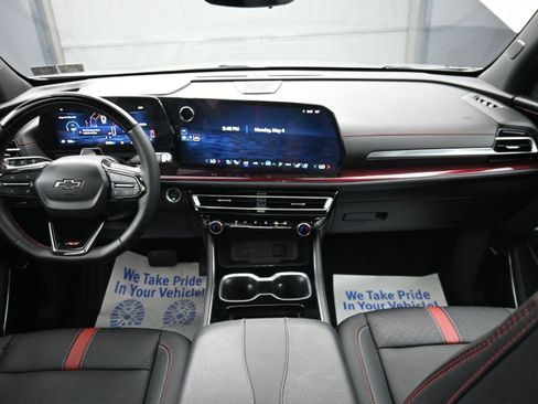 Used 2024 Chevrolet Traverse RS FWD image 20