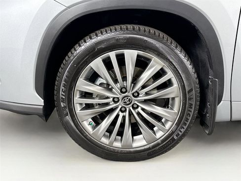 Certified 2021 Toyota Highlander Platinum AWD/4WD image 48