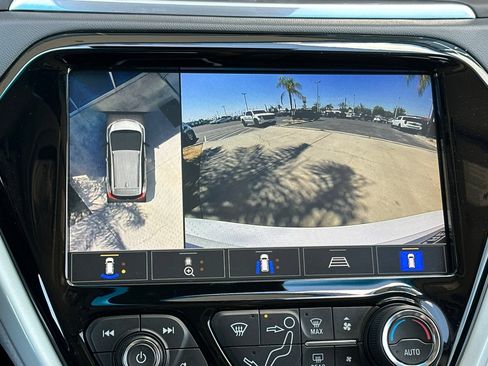 Used 2020 Chevrolet Bolt Premier w/ Infotainment Package FWD image 25