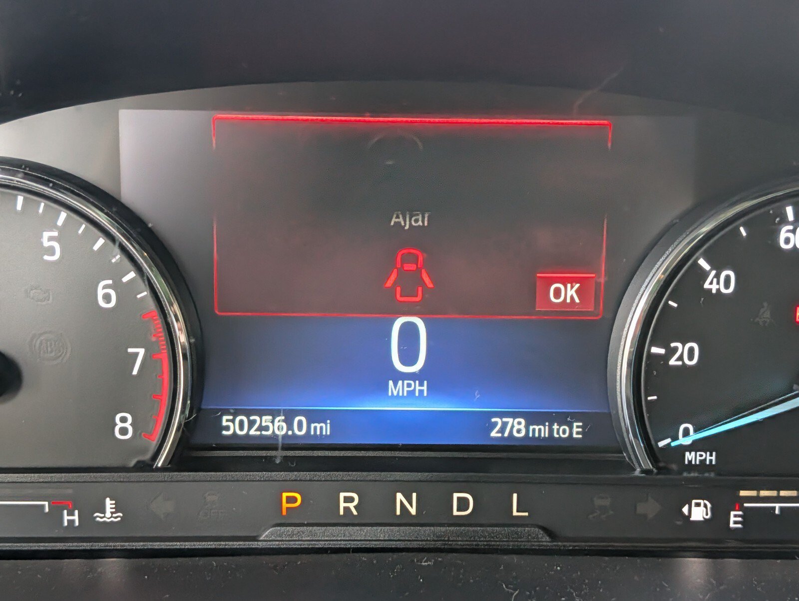 Used 2022 Ford Explorer XLT w/ Equipment Group 202A AWD/4WD image 18
