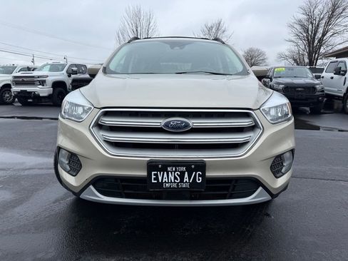 Used 2018 Ford Escape SE w/ Ford Safe & Smart Package image 2