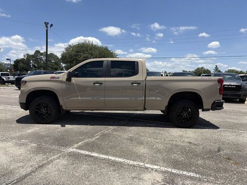 Used 2022 Chevrolet Silverado 1500 Custom Trail Boss AWD/4WD image 3