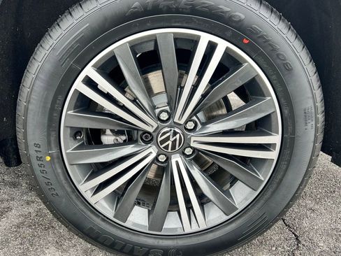 Used 2024 Volkswagen Tiguan Wolfsburg Edition image 12