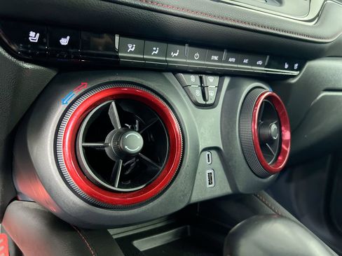 Used 2022 Chevrolet Blazer RS w/ Enhanced Convenience Package image 24