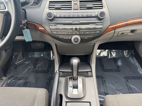 Used 2011 Honda Accord EX image 11