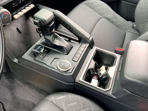 Used 2025 Toyota Tacoma SR5 image 16