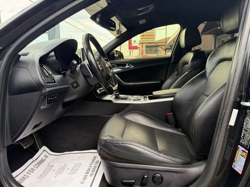Used 2018 Kia Stinger GT1 RWD image 19