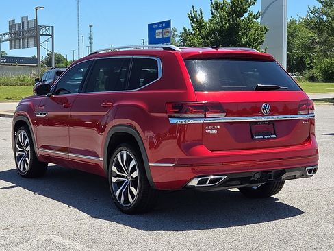 Used 2023 Volkswagen Atlas SEL Premium AWD/4WD image 4