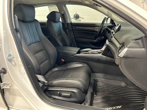Certified 2022 Honda Accord Touring image 12