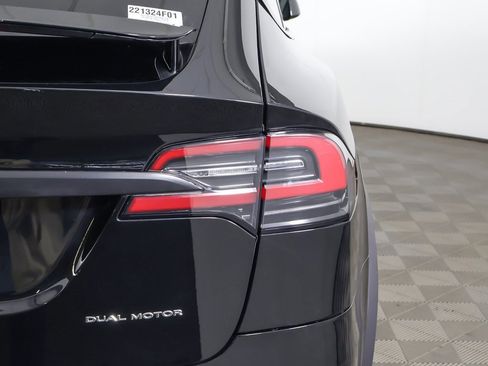Used 2020 Tesla Model X Long Range image 16