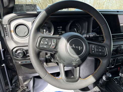 Used 2024 Jeep Wrangler Unlimited Willys 4xe AWD/4WD image 17