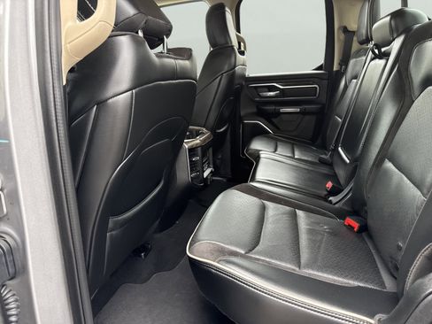 Used 2019 RAM 1500 Laramie AWD/4WD image 10