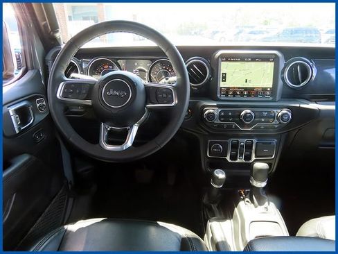 Used 2023 Jeep Wrangler Unlimited Sahara AWD/4WD image 11