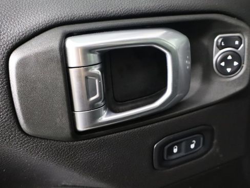 Used 2023 Jeep Wrangler Unlimited Rubicon 4xe w/ Cold Weather Group AWD/4WD image 19