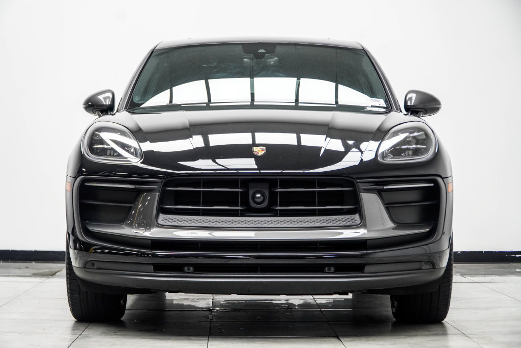 Used 2023 Porsche Macan Turbo AWD/4WD image 11