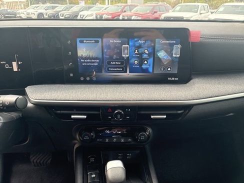 Used 2026 Nissan Kicks SV image 24