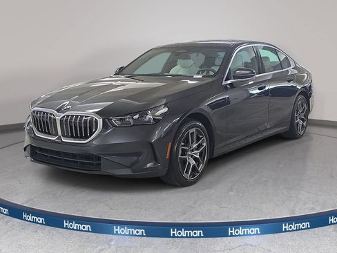 Used 2026 BMW 530i RWD image 1