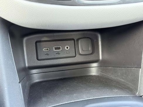 Used 2024 Chevrolet Equinox LT image 27