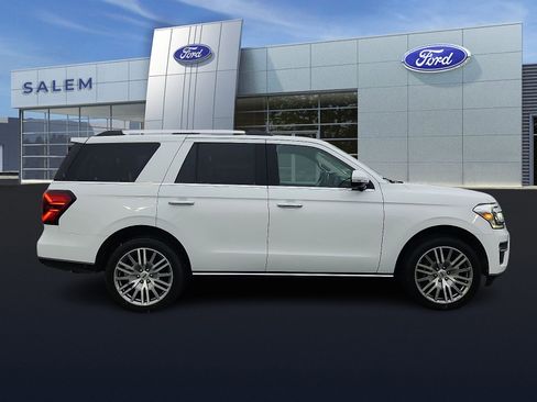 Certified 2023 Ford Expedition Limited image 3