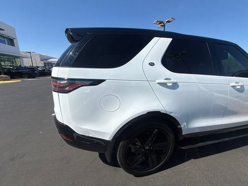 Used 2024 Land Rover Discovery Dynamic SE AWD/4WD image 5