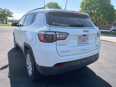 Used 2022 Jeep Compass Latitude w/ Sun and Sound Group AWD/4WD image 7