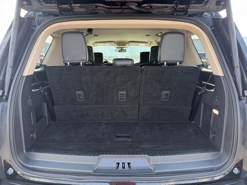 Used 2024 Ford Expedition XLT AWD/4WD image 12