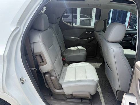 Used 2019 Chevrolet Traverse Premier w/ Driver Confidence II Package FWD image 14