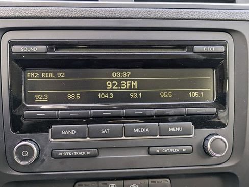 Used 2014 Volkswagen Jetta SE FWD image 18