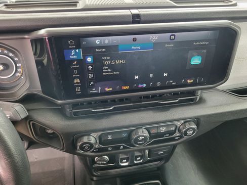 Used 2025 Jeep Wrangler Sport image 18