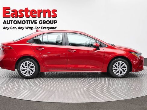 Used 2020 Toyota Corolla LE FWD image 4