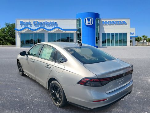 New 2025 Honda Accord SE image 6