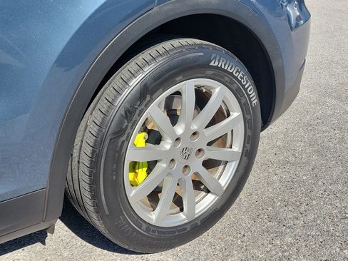 Used 2020 Porsche Cayenne E-Hybrid image 5