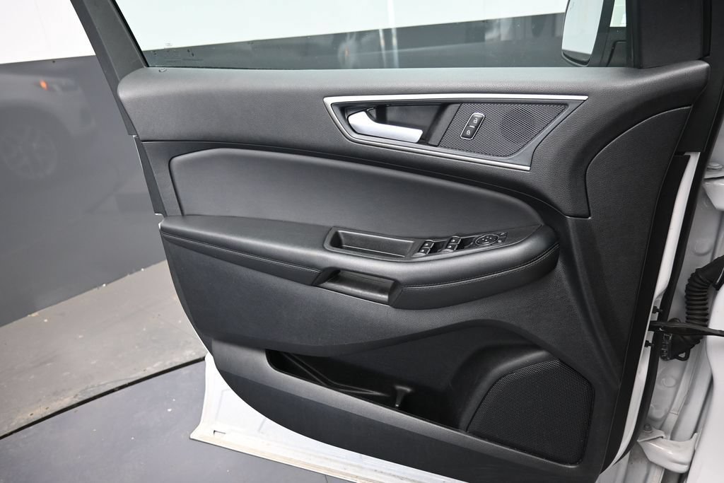 Used 2024 Ford Edge SEL AWD/4WD image 19