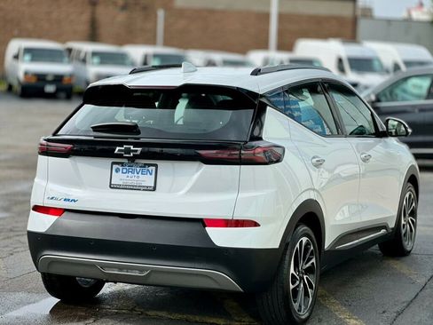 Used 2022 Chevrolet Bolt EUV Premier w/ Sun & Sound Package image 5