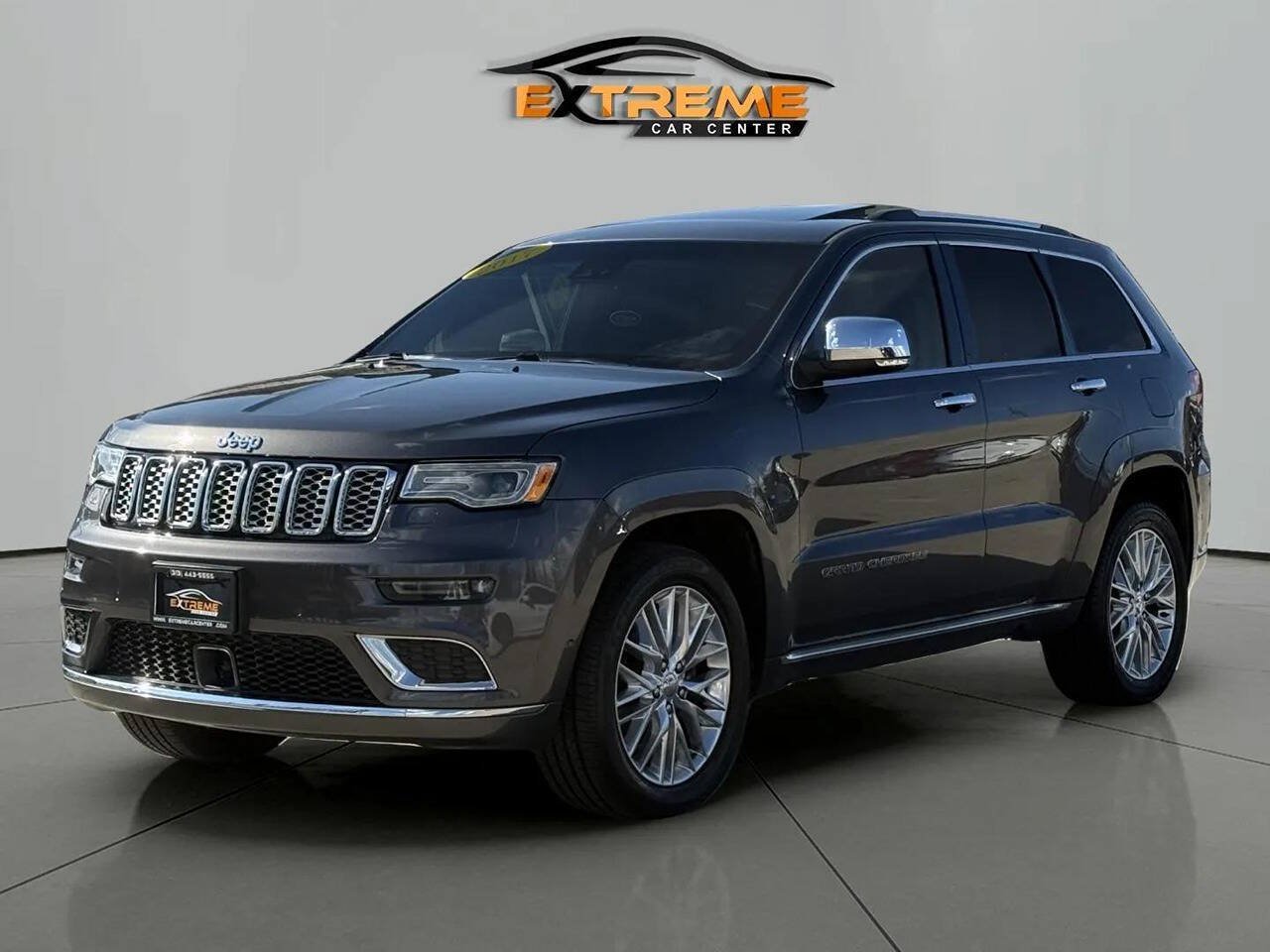 Used 2017 Jeep Grand Cherokee Summit AWD/4WD image 2