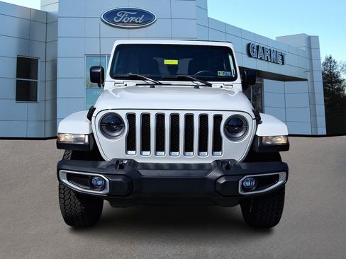 Used 2018 Jeep Wrangler Unlimited Sahara w/ Cold Weather Group AWD/4WD image 3