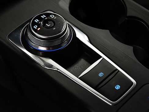 Used 2021 Ford Escape SE image 23