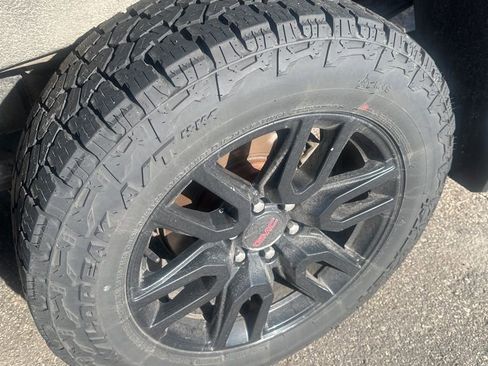 Used 2021 GMC Sierra 1500 AT4 w/ AT4 Premium Package image 10