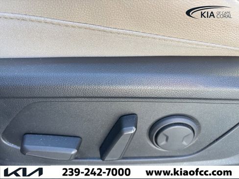 Used 2022 Hyundai Tucson Limited image 16