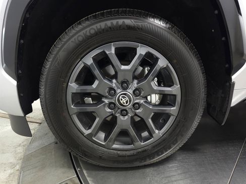 Used 2025 Toyota Sequoia Platinum image 14