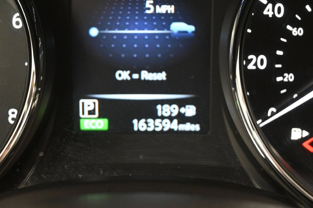 Used 2017 Nissan Rogue SV w/ Midnight Edition AWD/4WD image 15